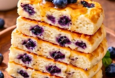 Fluffy Cottage Cheese Blueberry Cloud Bread Recipe