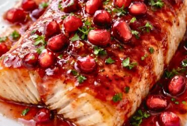 Baked Fish with Pomegranate Sauce Recipe