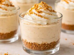 No-Bake Gingerbread Cheesecake Cups Recipe
